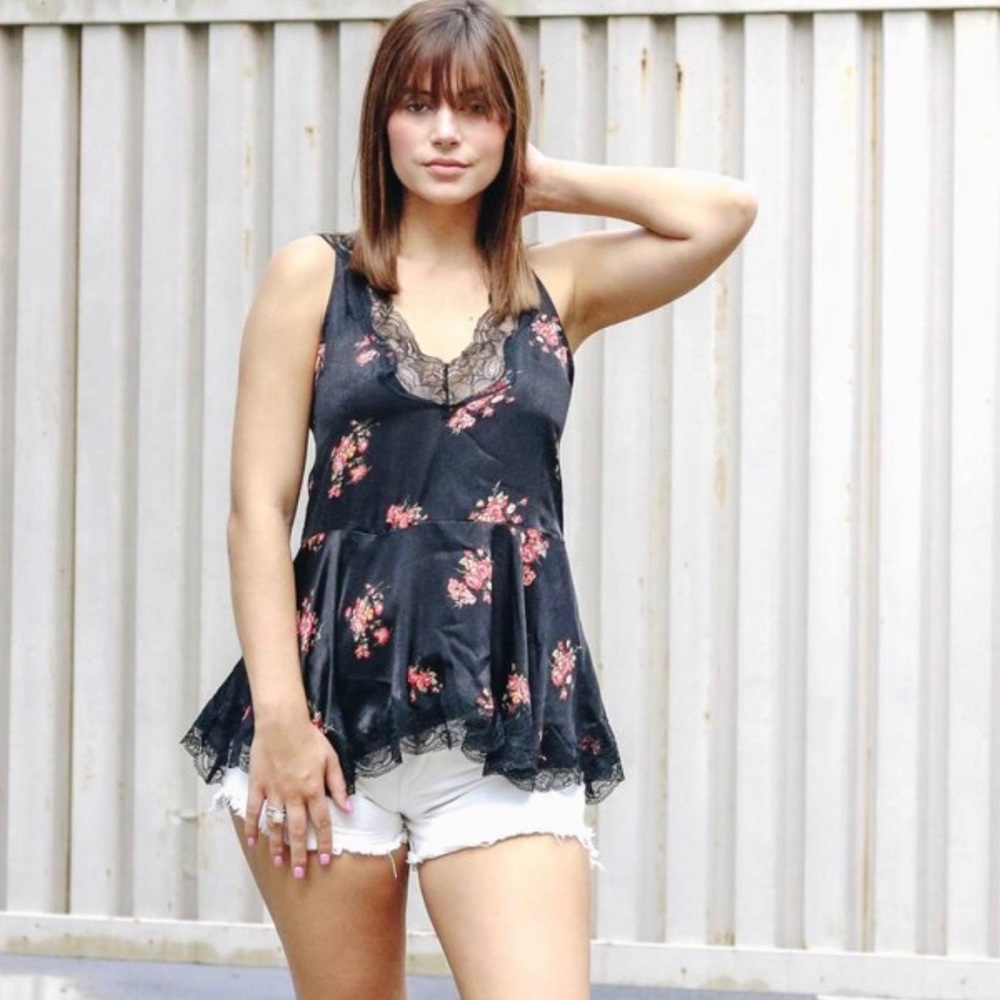 Copper Closet Black Floral Lace Tank